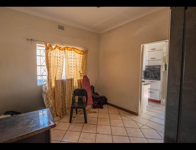 3 BEDROOM HOUSE FOR SALE IN KENSINGTON